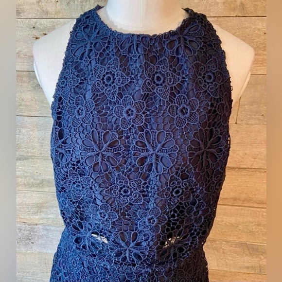 HOLLISTER Navy Lace Top and Skirt Set - Picture 4 of 9